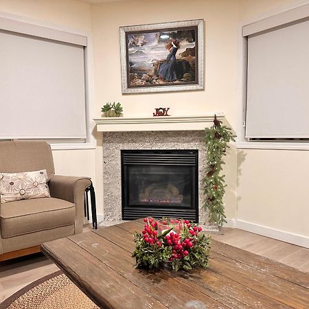 Apartamento B212 Hot Tub, Ac X3, Parking, 2 Min To Banff Gate Canmore Exterior foto