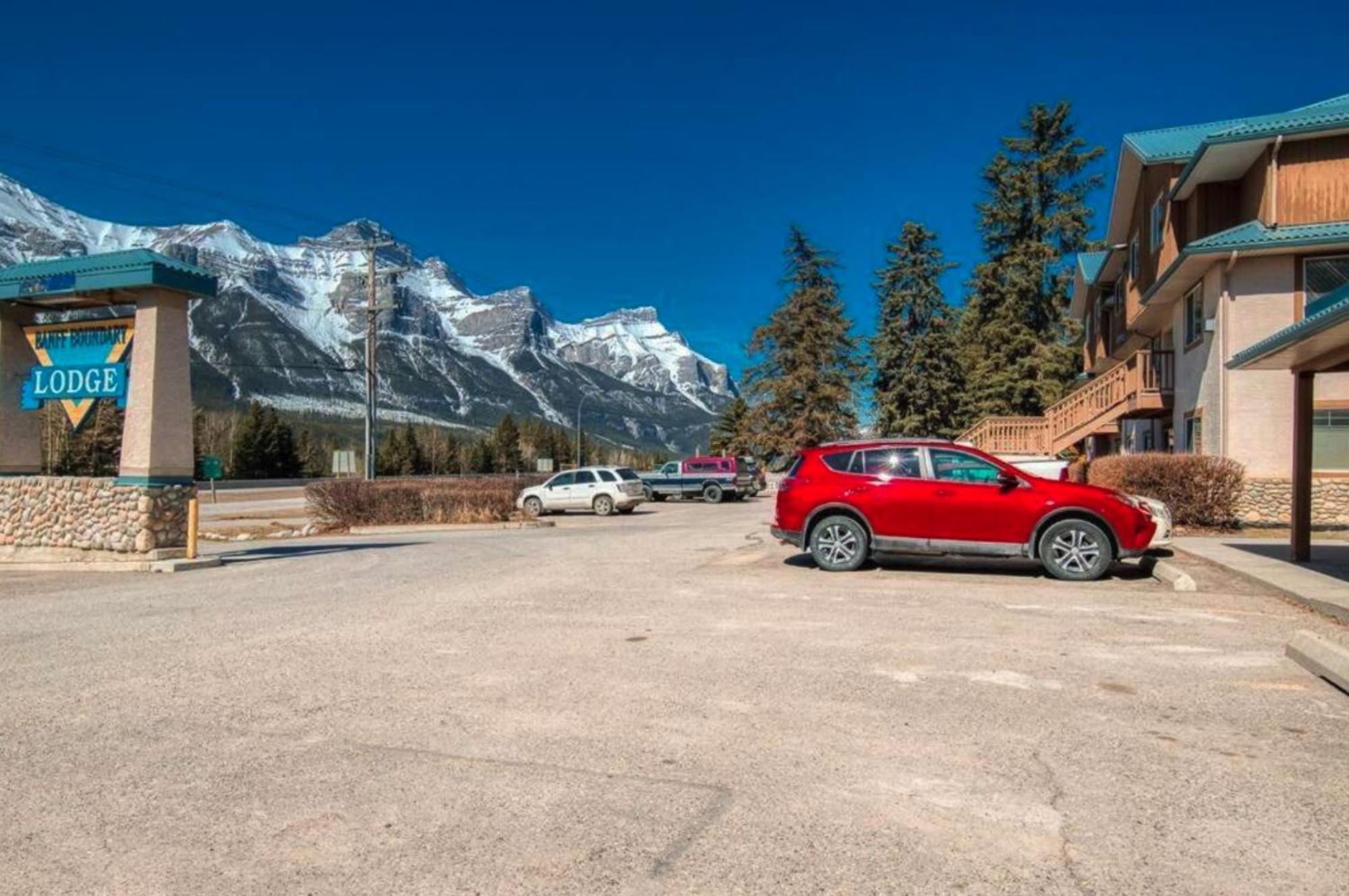 Apartamento B212 Hot Tub, Ac X3, Parking, 2 Min To Banff Gate Canmore Exterior foto