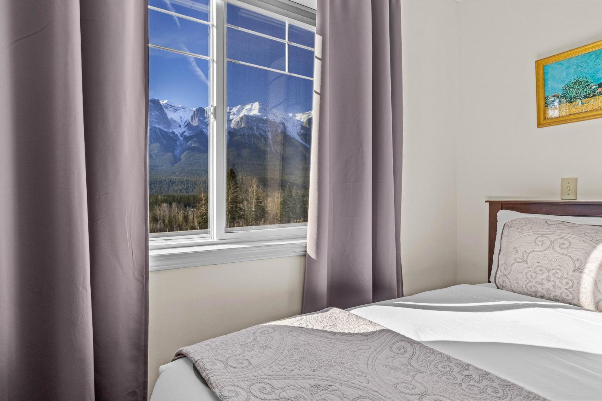 Apartamento B212 Hot Tub, Ac X3, Parking, 2 Min To Banff Gate Canmore Exterior foto