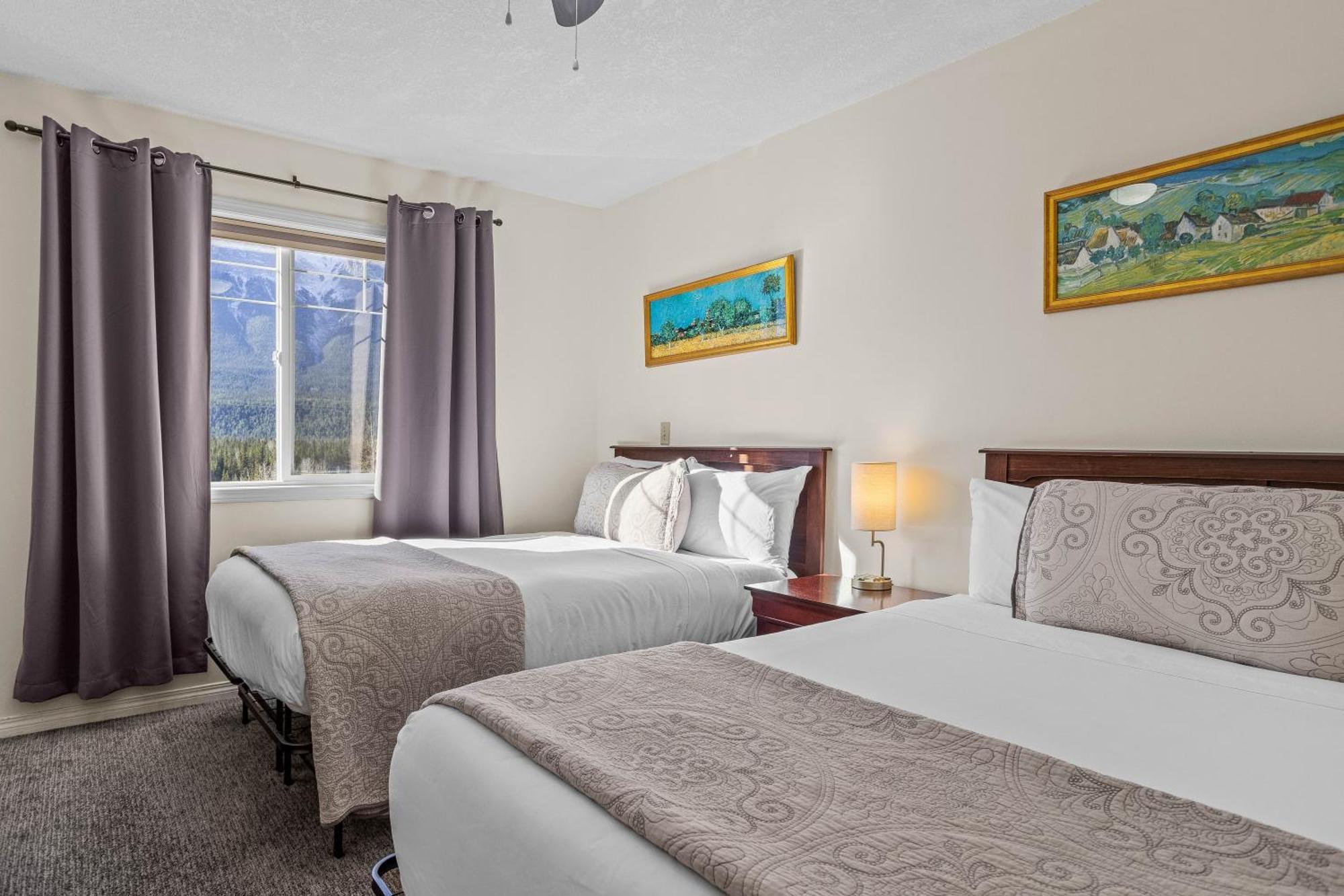 Apartamento B212 Hot Tub, Ac X3, Parking, 2 Min To Banff Gate Canmore Exterior foto