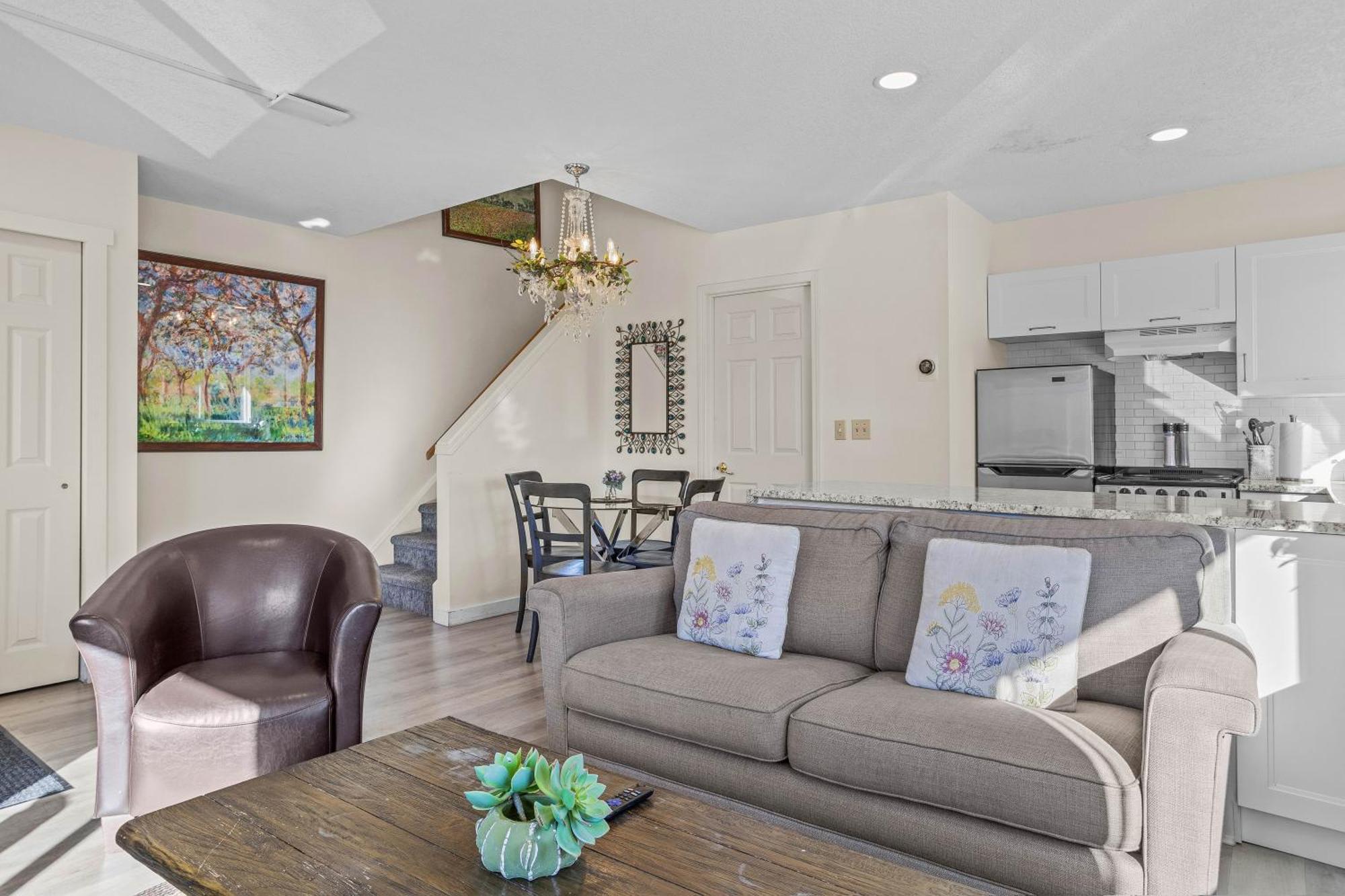 Apartamento B212 Hot Tub, Ac X3, Parking, 2 Min To Banff Gate Canmore Exterior foto